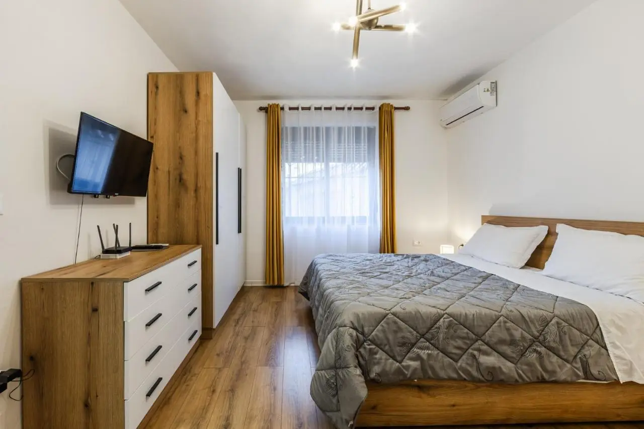 City Center Apartment Cozy 1BR with Patio by PikHost