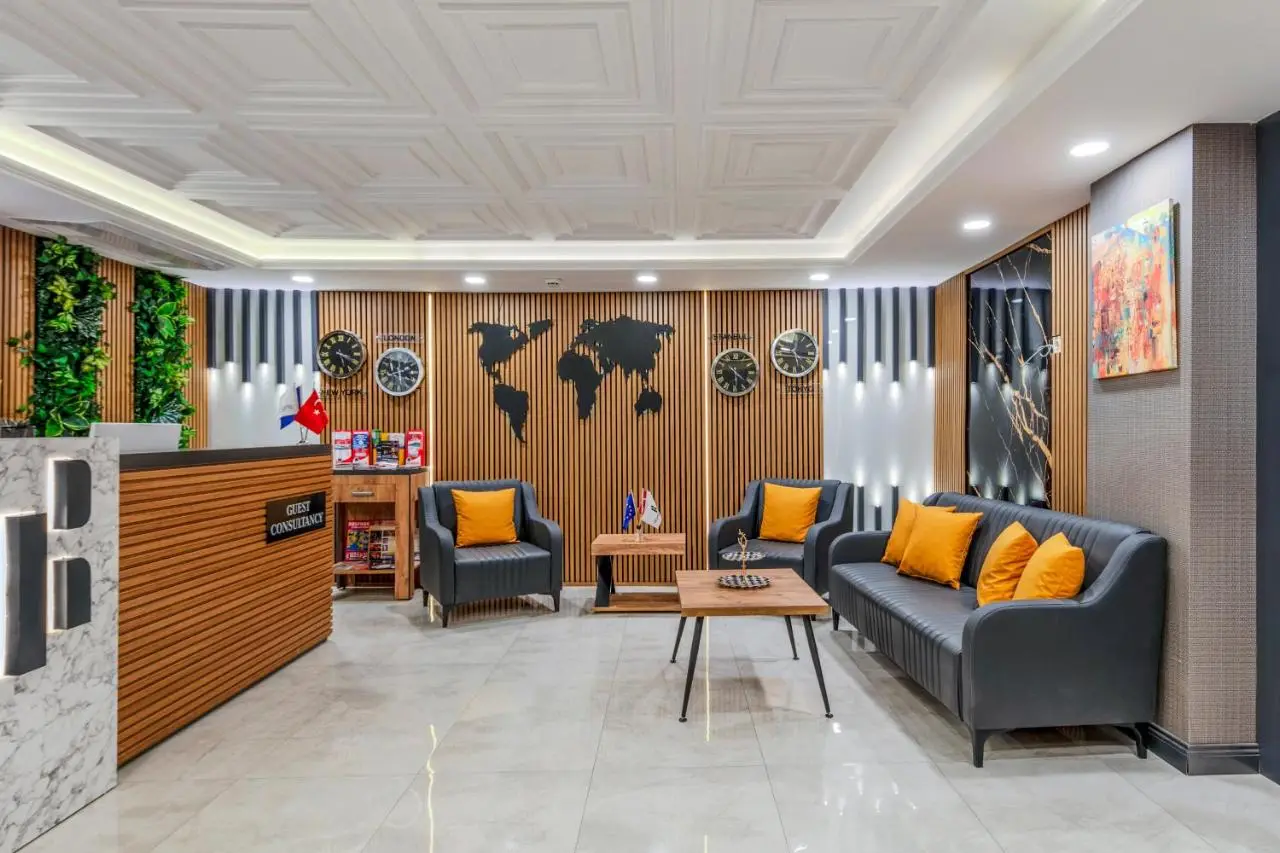 Roys Hotel & Suites