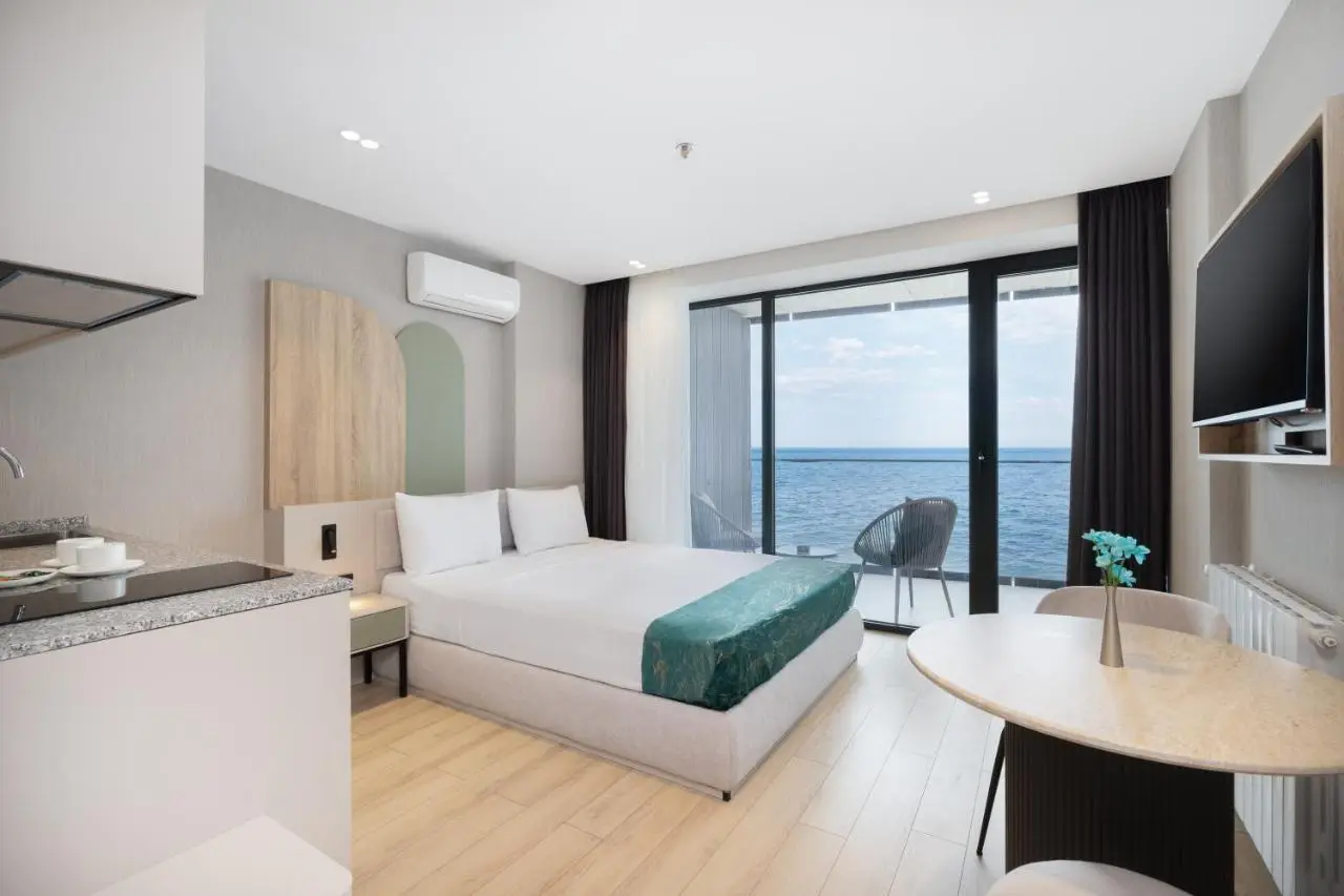 Marina Club
