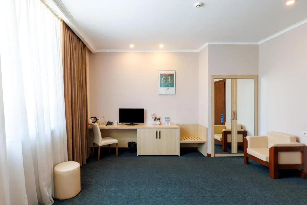 Cruise Hotel