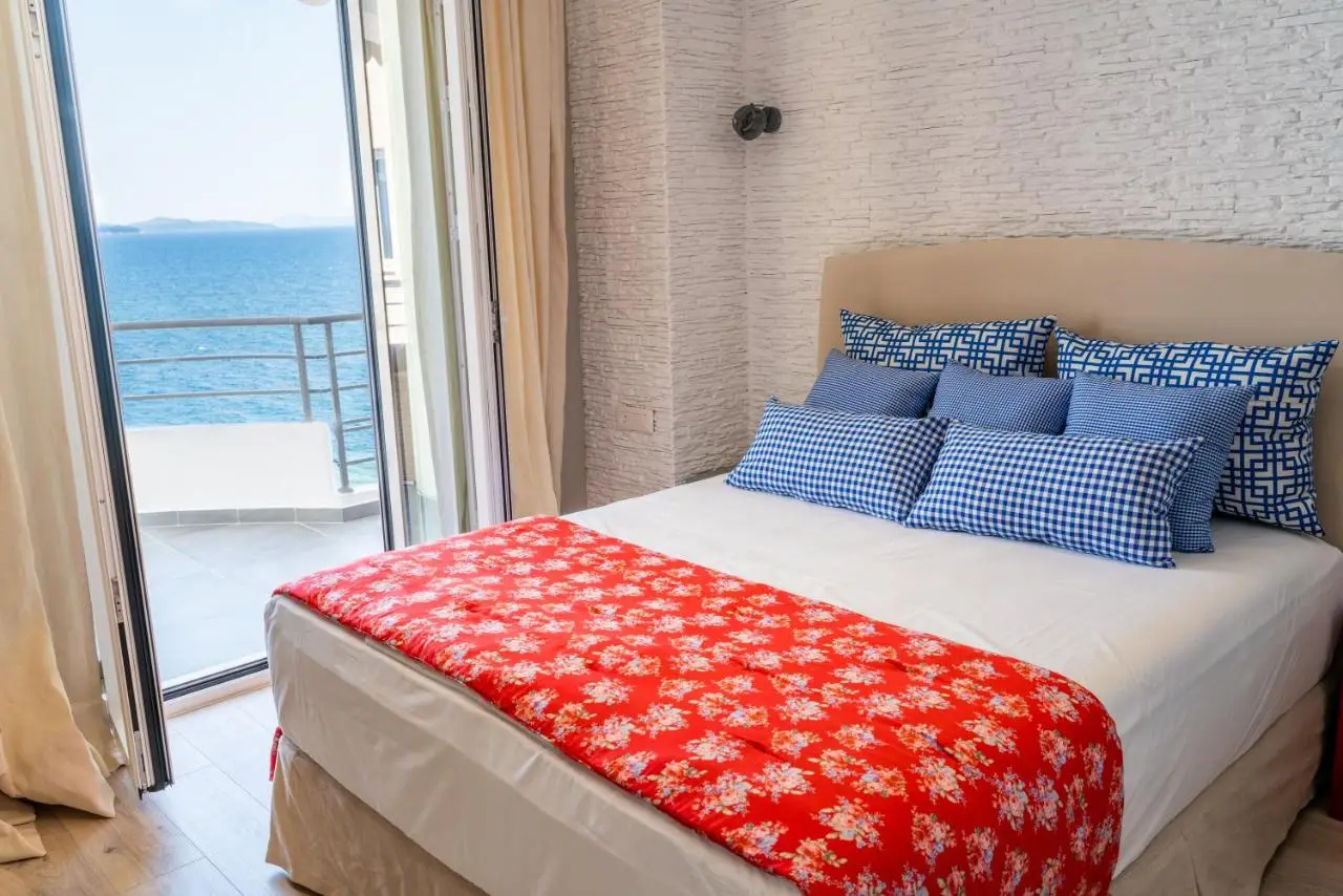 Limani Luxury Apartments Beachfront