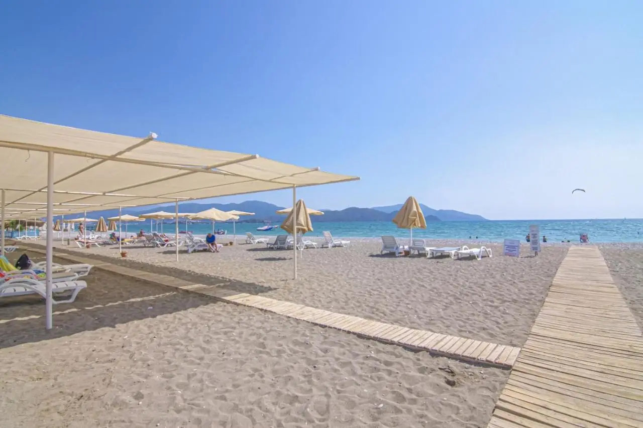 Sunset Beach Club Aqua Lettings