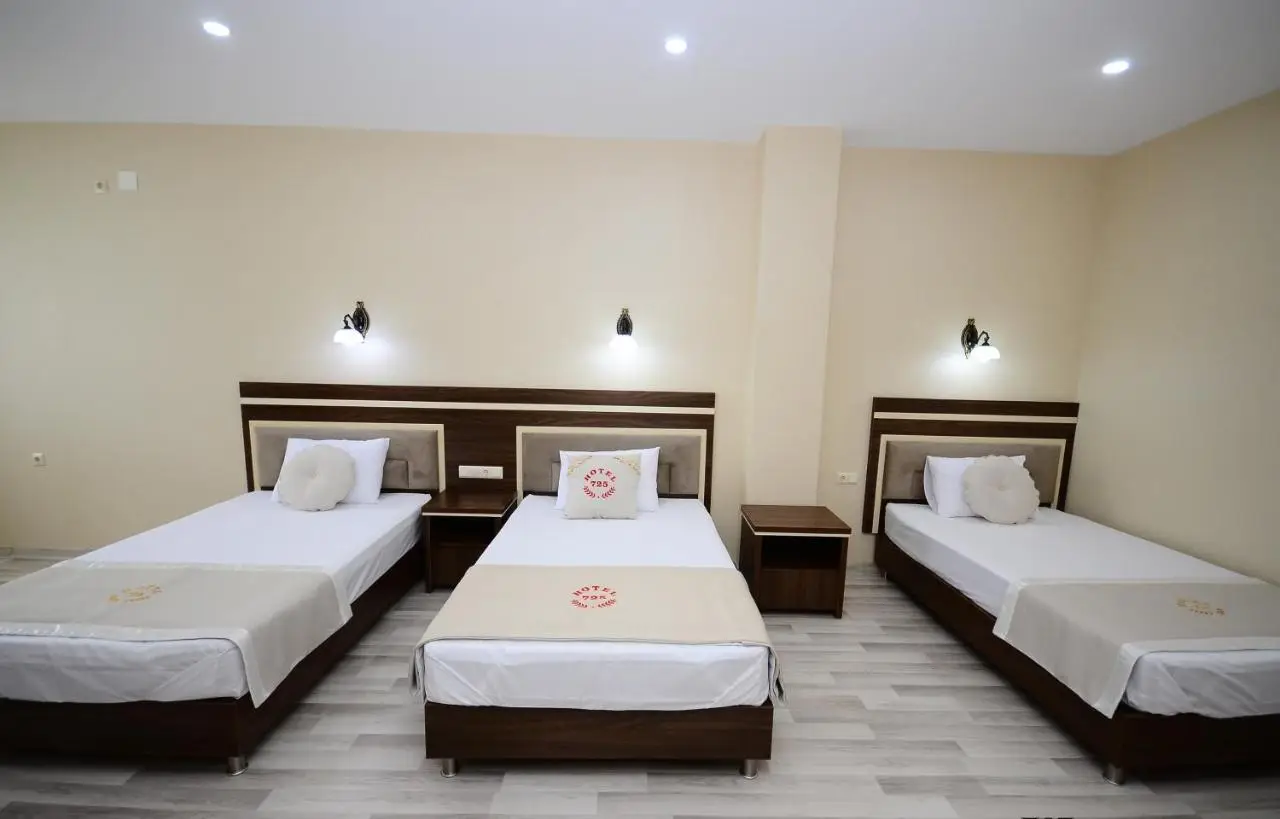 Hotel 725 B
