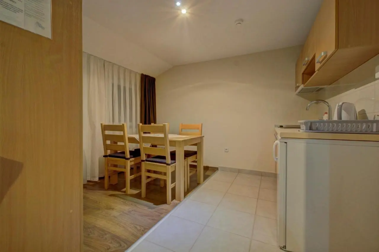 Tihe Noci Motel