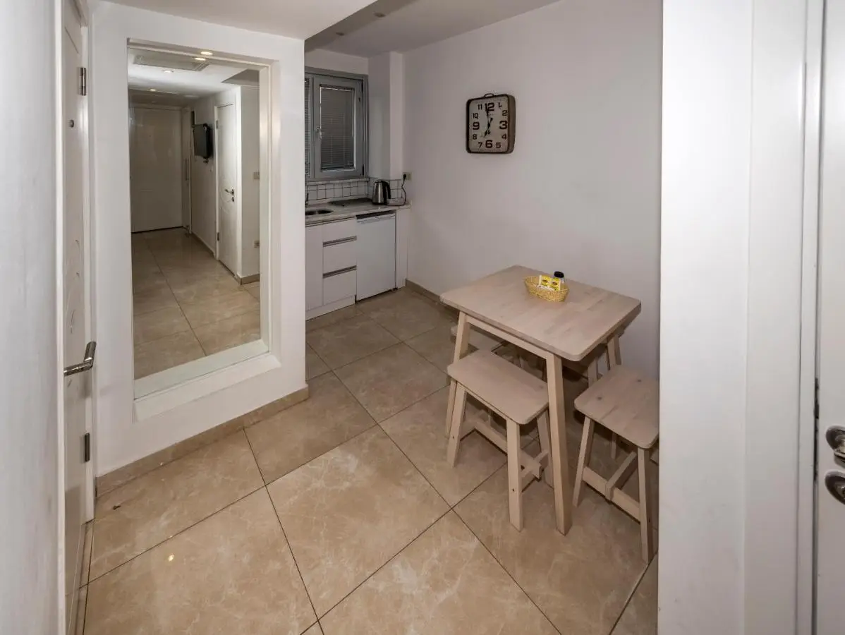 BGuest Hotel & Residence