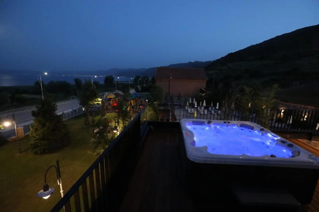 Toka Hotel Restaurant