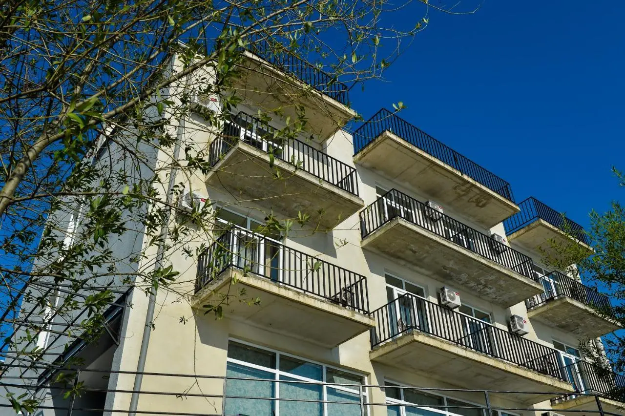 Four Seasons Riverside