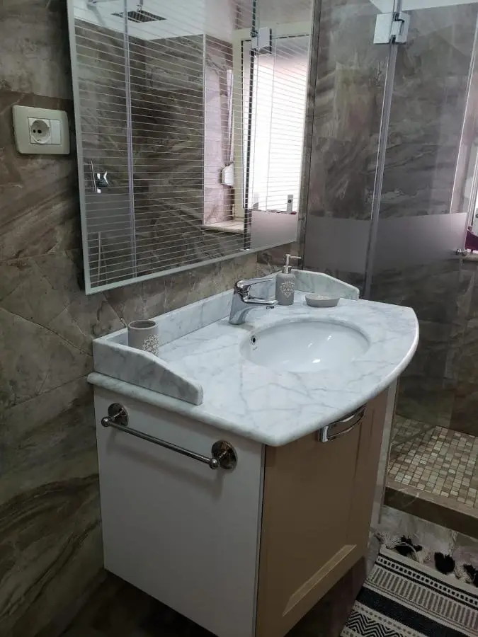 Art Gallery Apartments Tirana 1