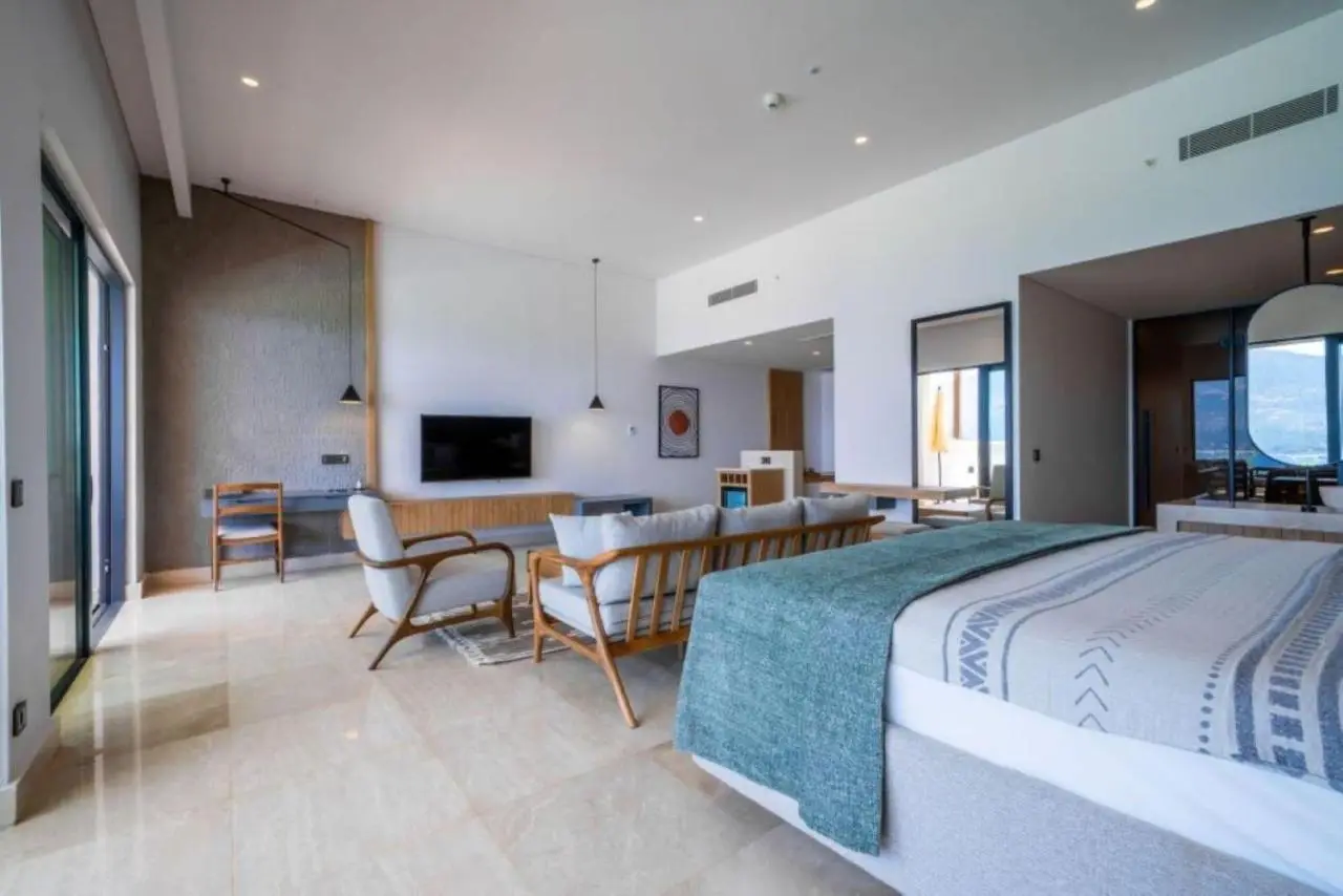 Lures Hotel