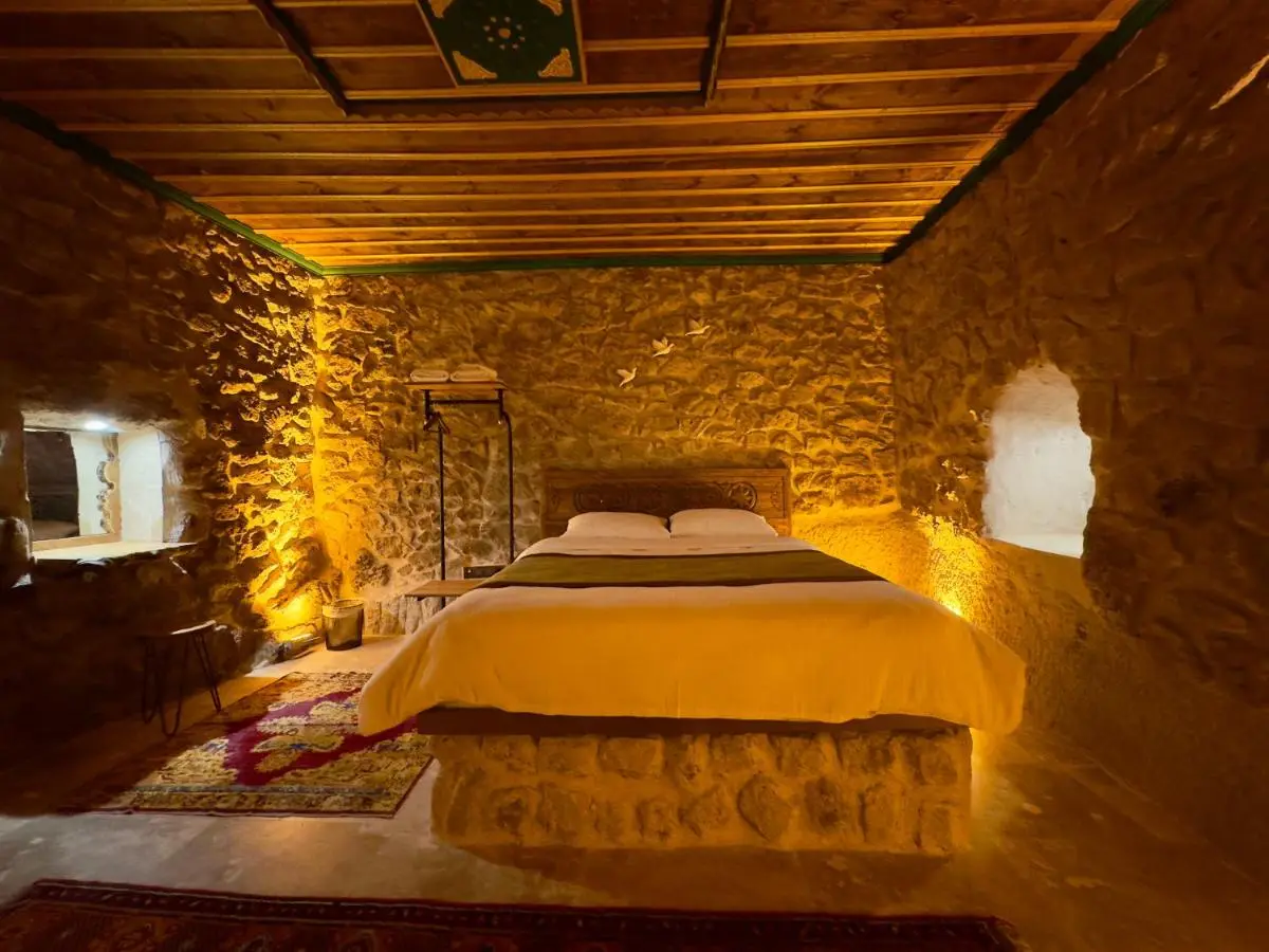 Euphoria Cave House