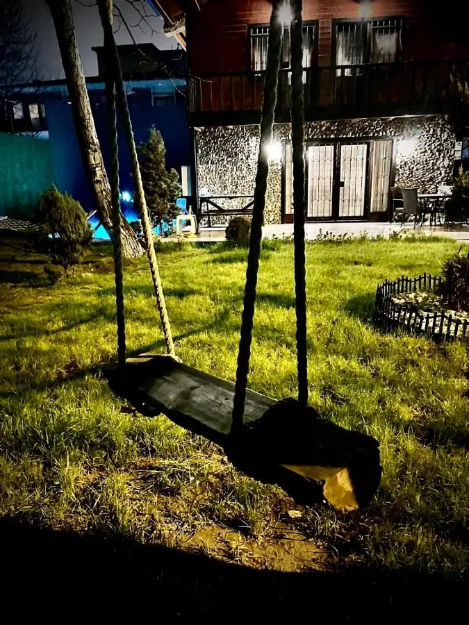 Sapanca Vi̇lla Bahce Şükriye Küçükal