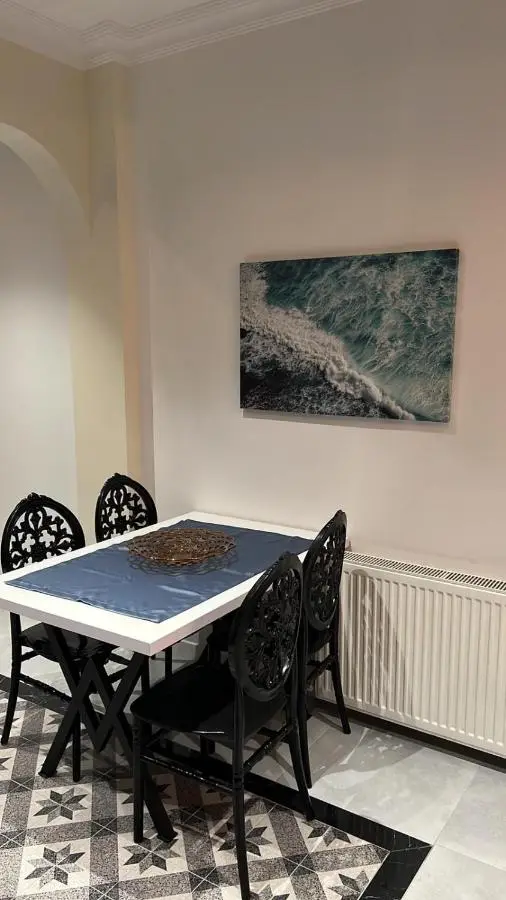 Center of city in Beşiktaş 2 plus 1 with 2 Bathroom and 3 Air Conditioner