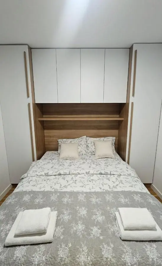 Stan na dan-Apartman Mia