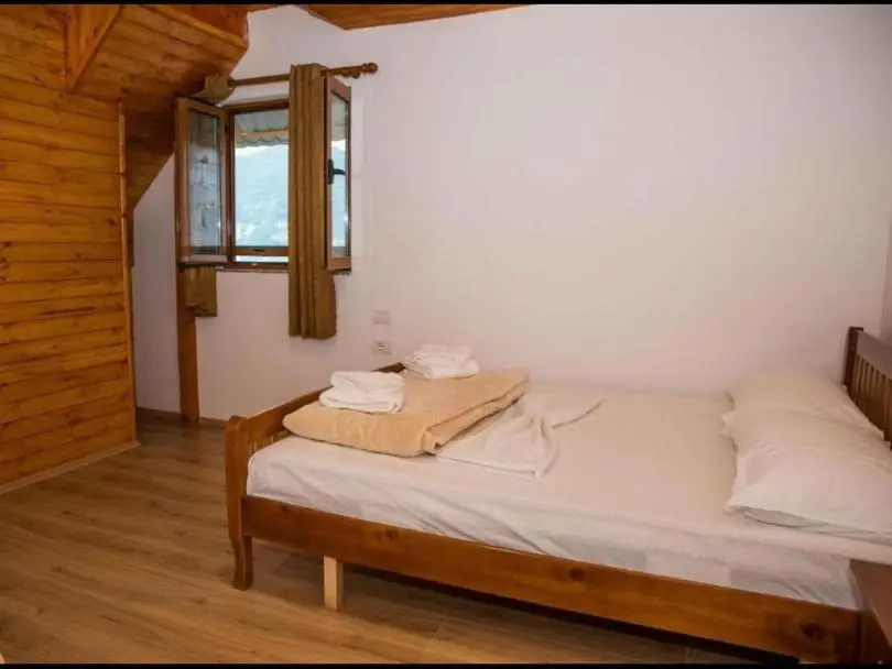 Guesthouse Kroni I Micanit