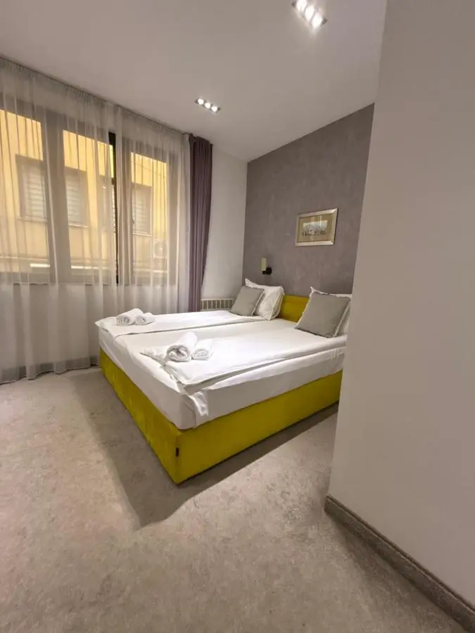 Deluxe Nortel Hotel