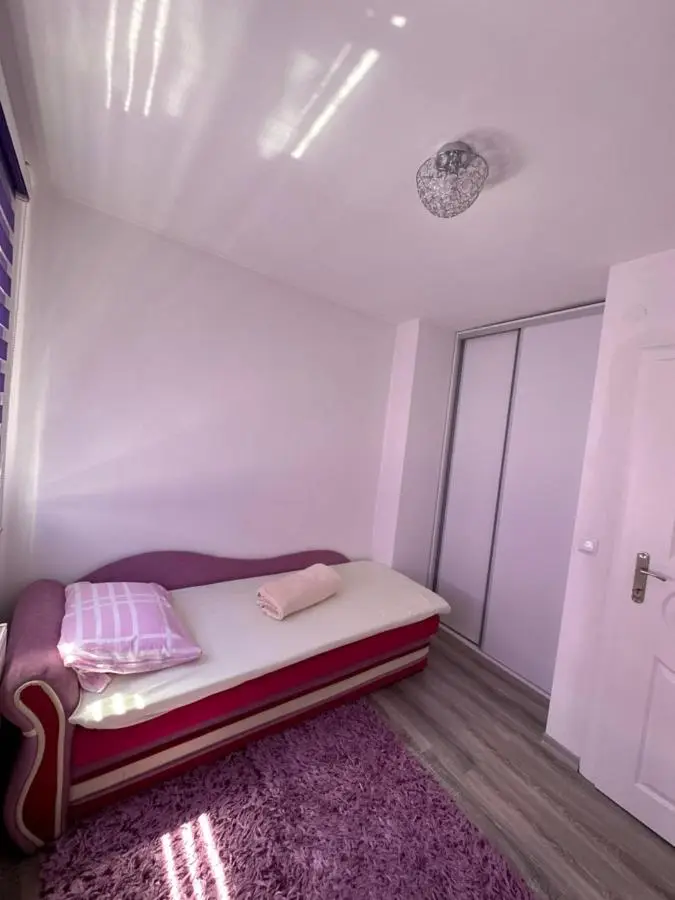 Apartman Ejna