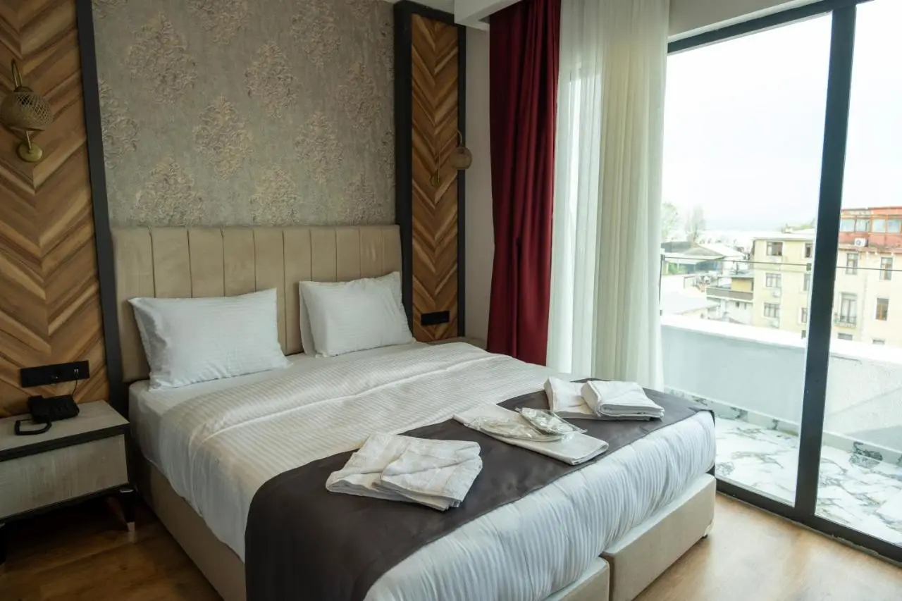 Linda Port Hotel