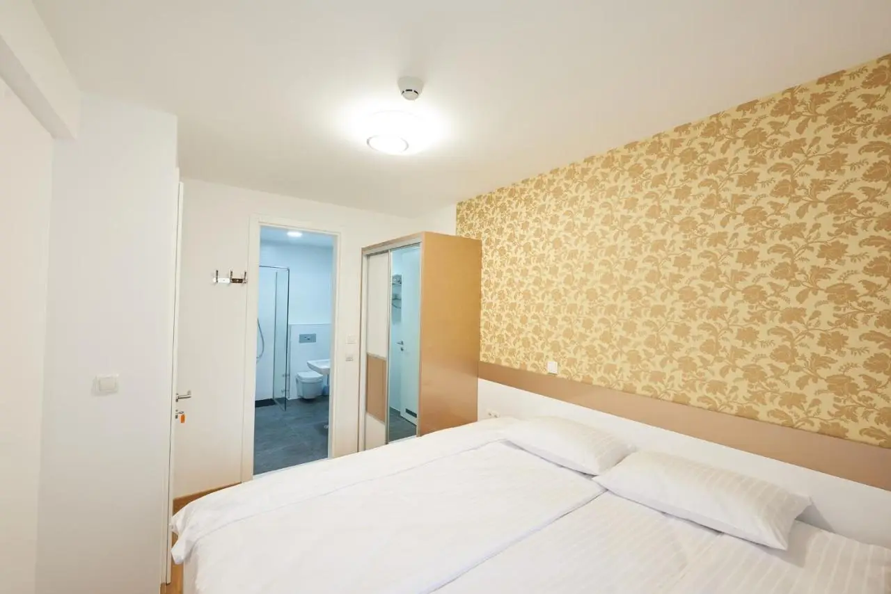 Park Apartment