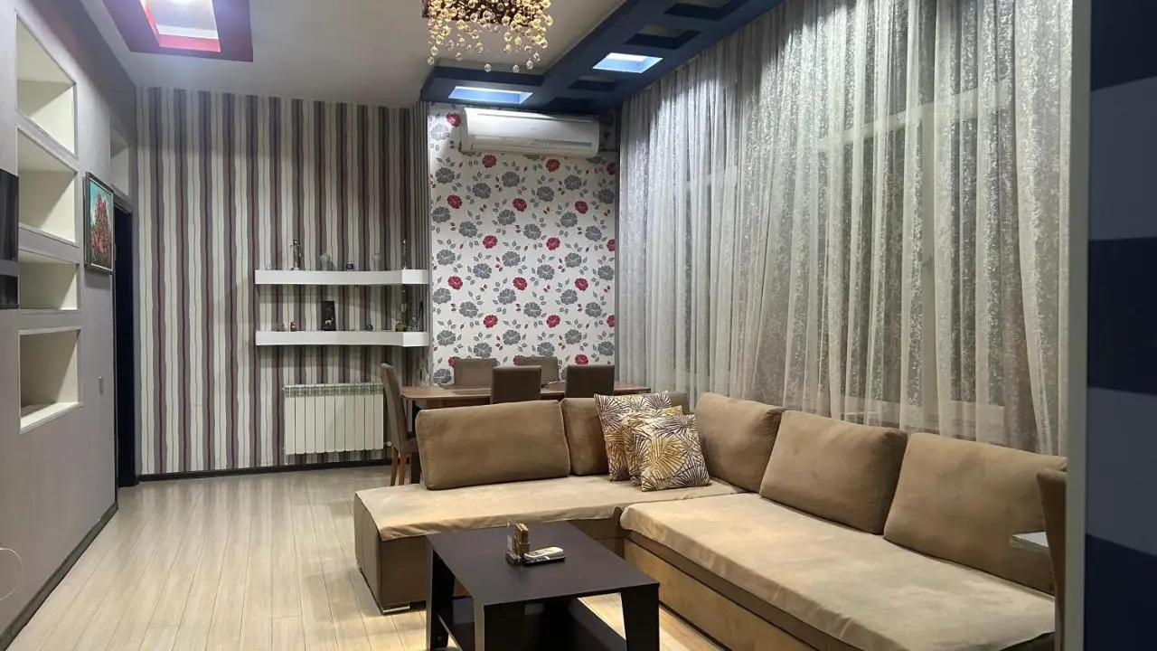 Large and central apartment in the heart of Baku, close to Icheri Sheher Metro station and the Fountain Square