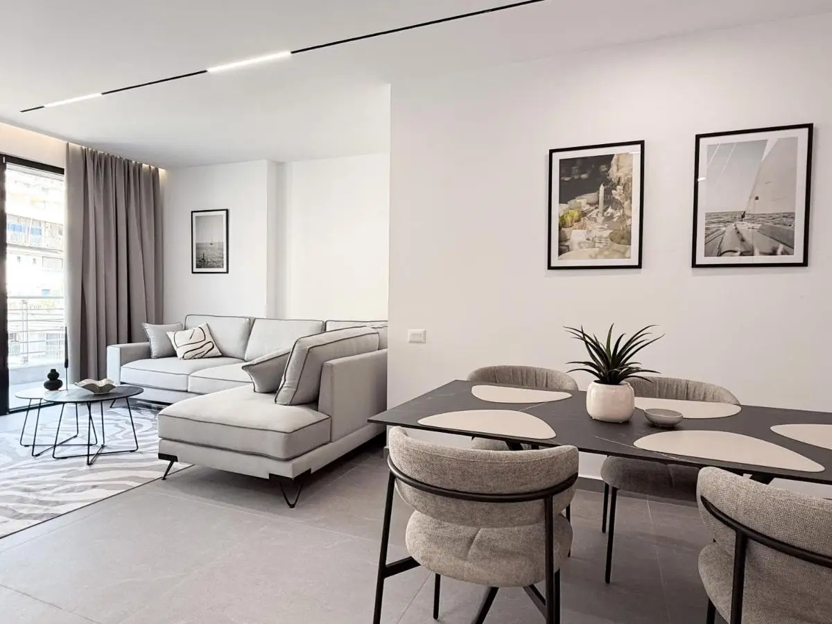 Sea Crest Apartments