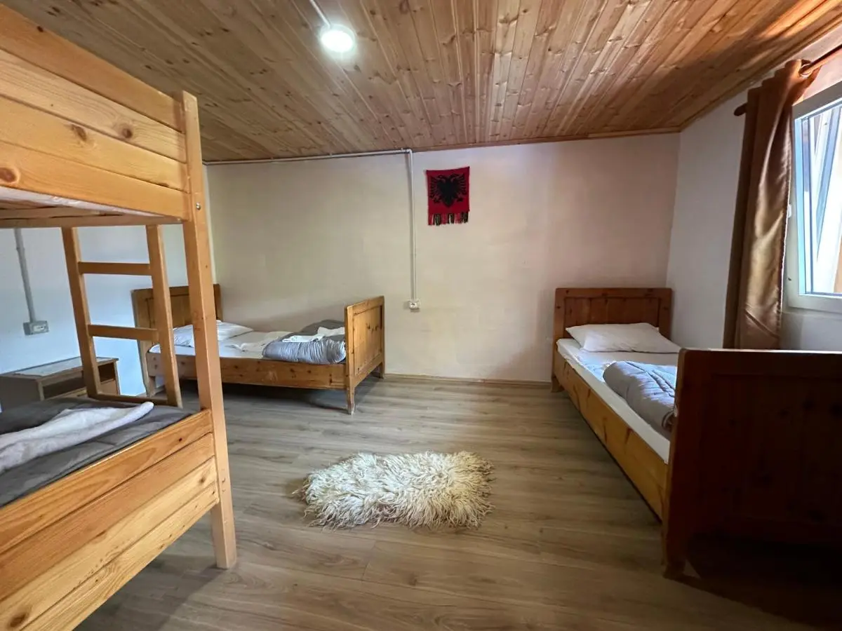 Guesthouse Kroni I Micanit