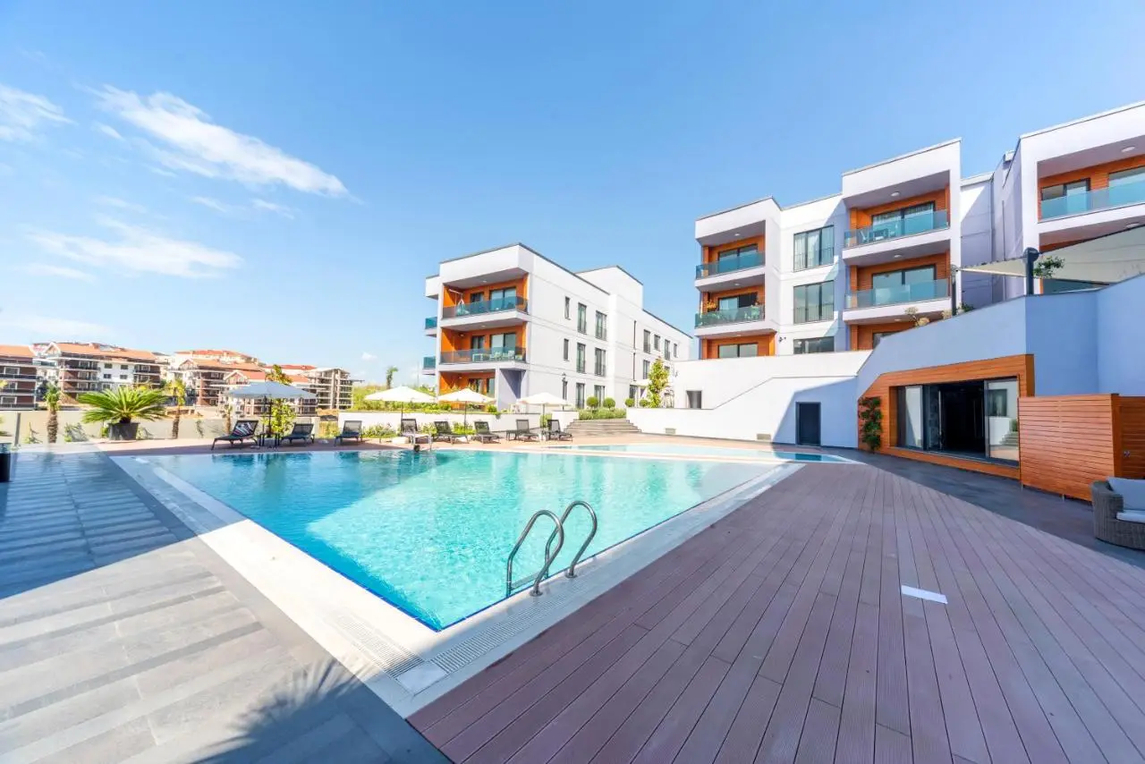 Green Hills Suites