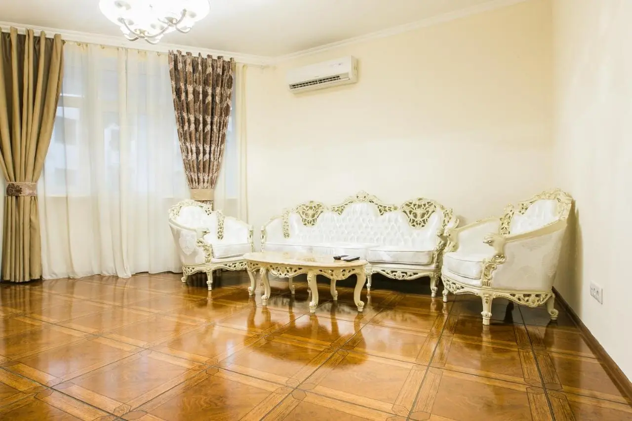 Sweet Home VIP 10 at Freedom Square