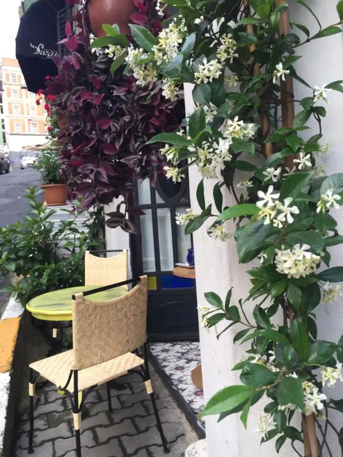 The White Swan Suites Beyoglu