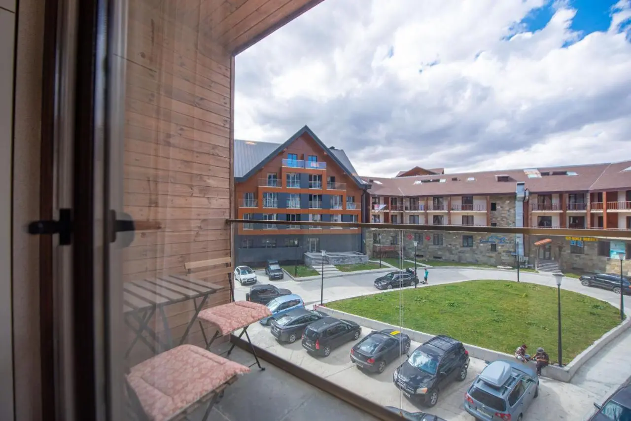 Best location new Gudauri and Own park place!!