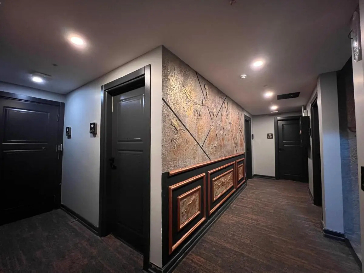 White Corner Hotel