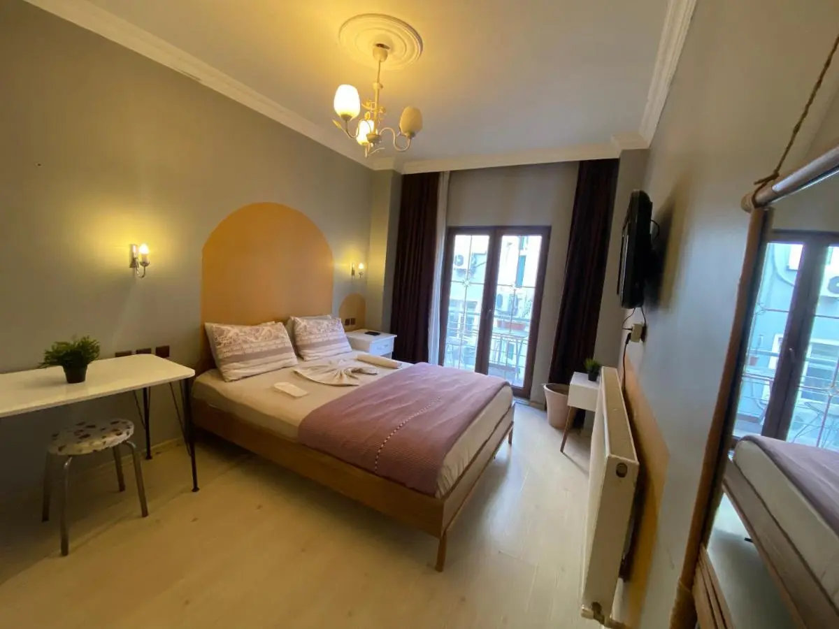 Omar Suite 360