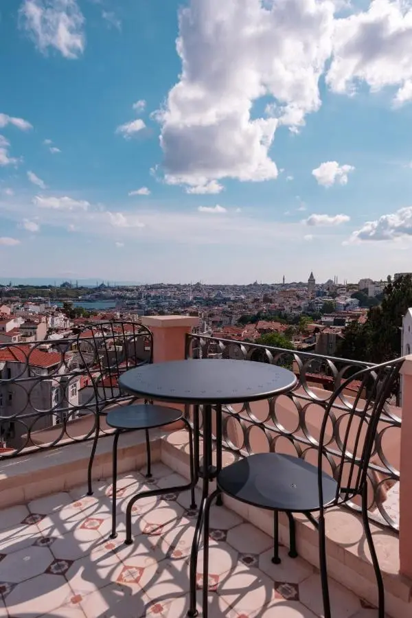 Homie Suites - Turna Residences in Cihangir