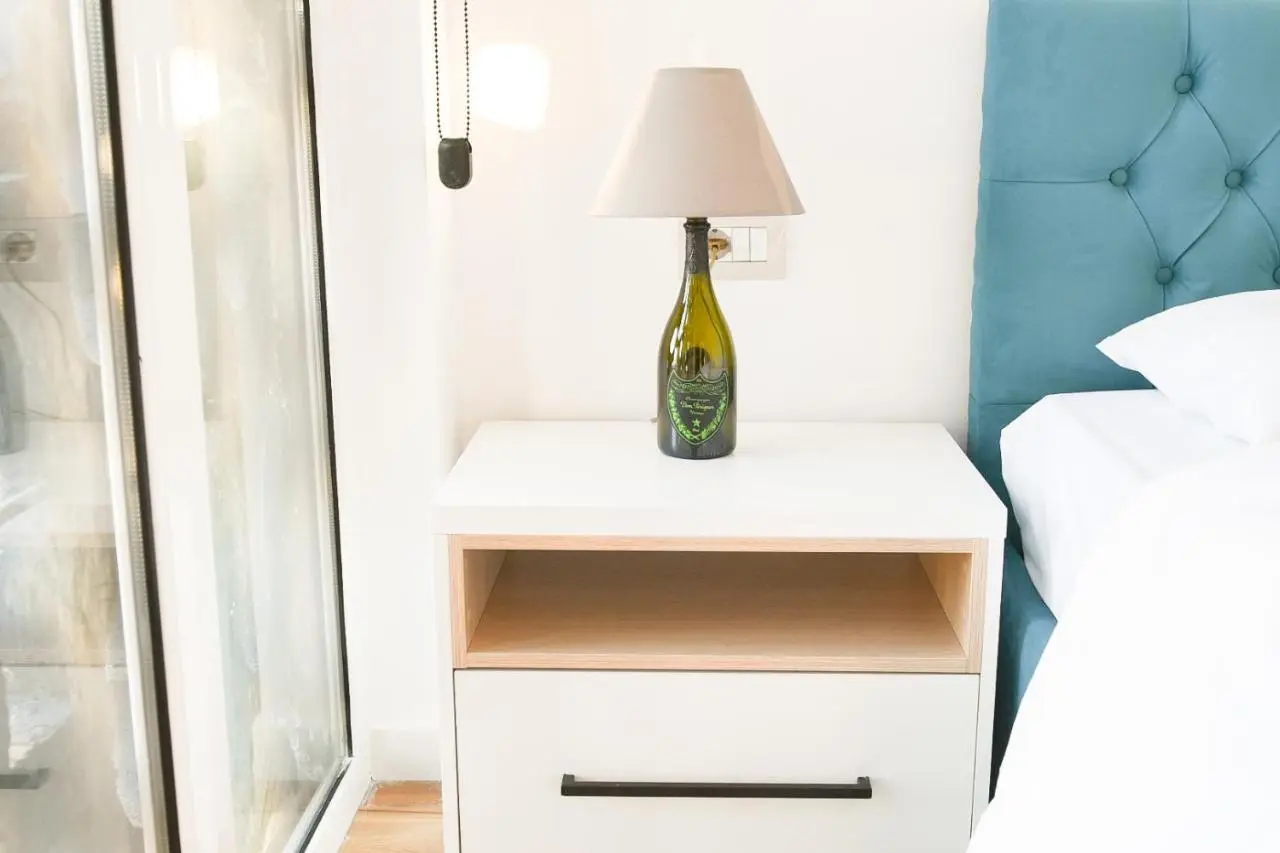 Matisse No3 - One Bedroom Apartment With Balcony