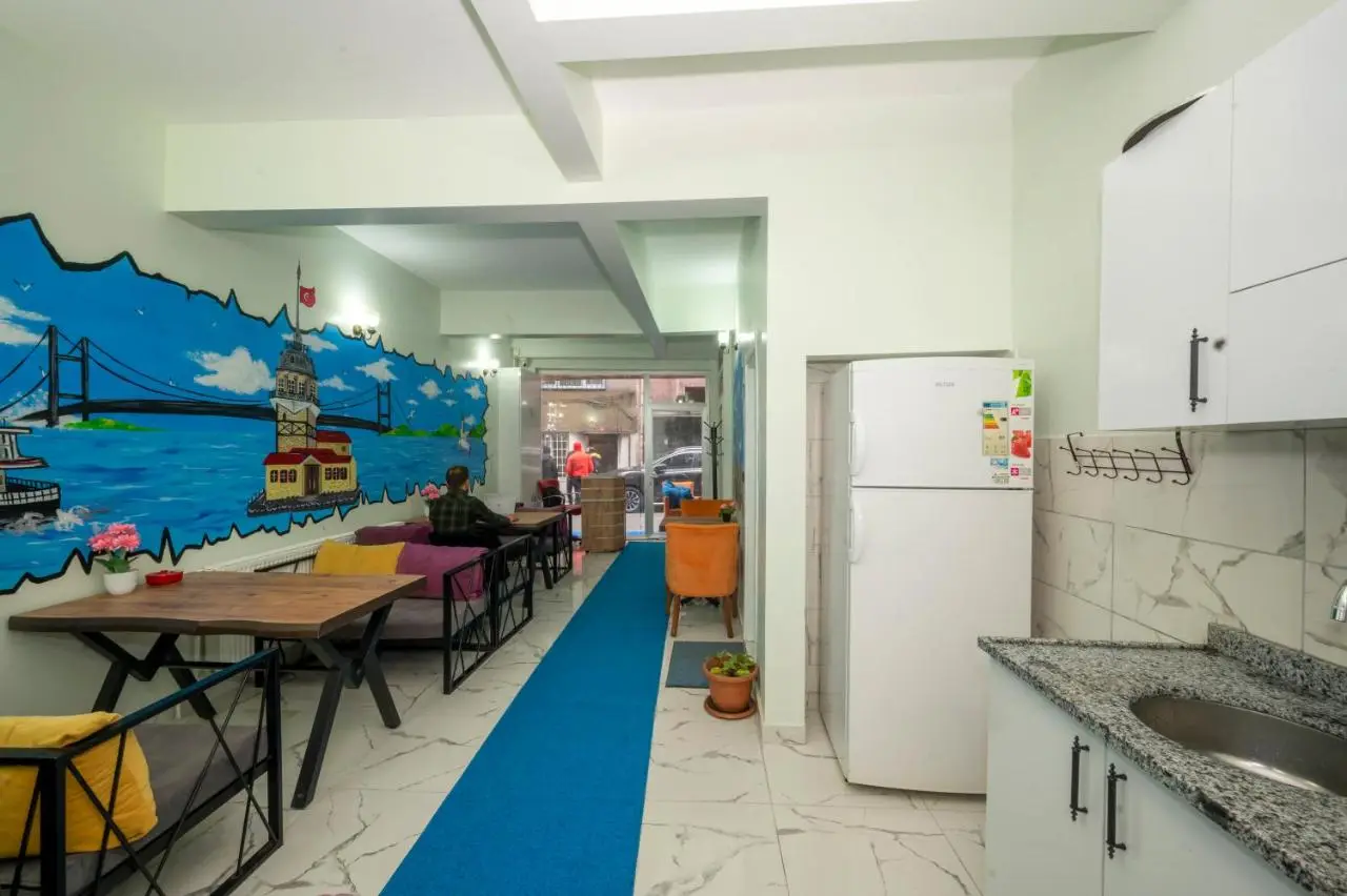 XALİLA HOSTEL & CAFE LADİES ROOM