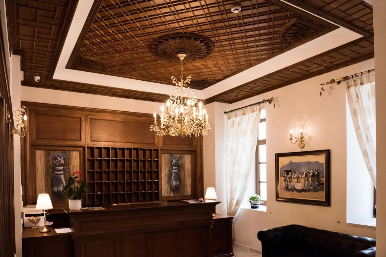 Hotel Argjiro