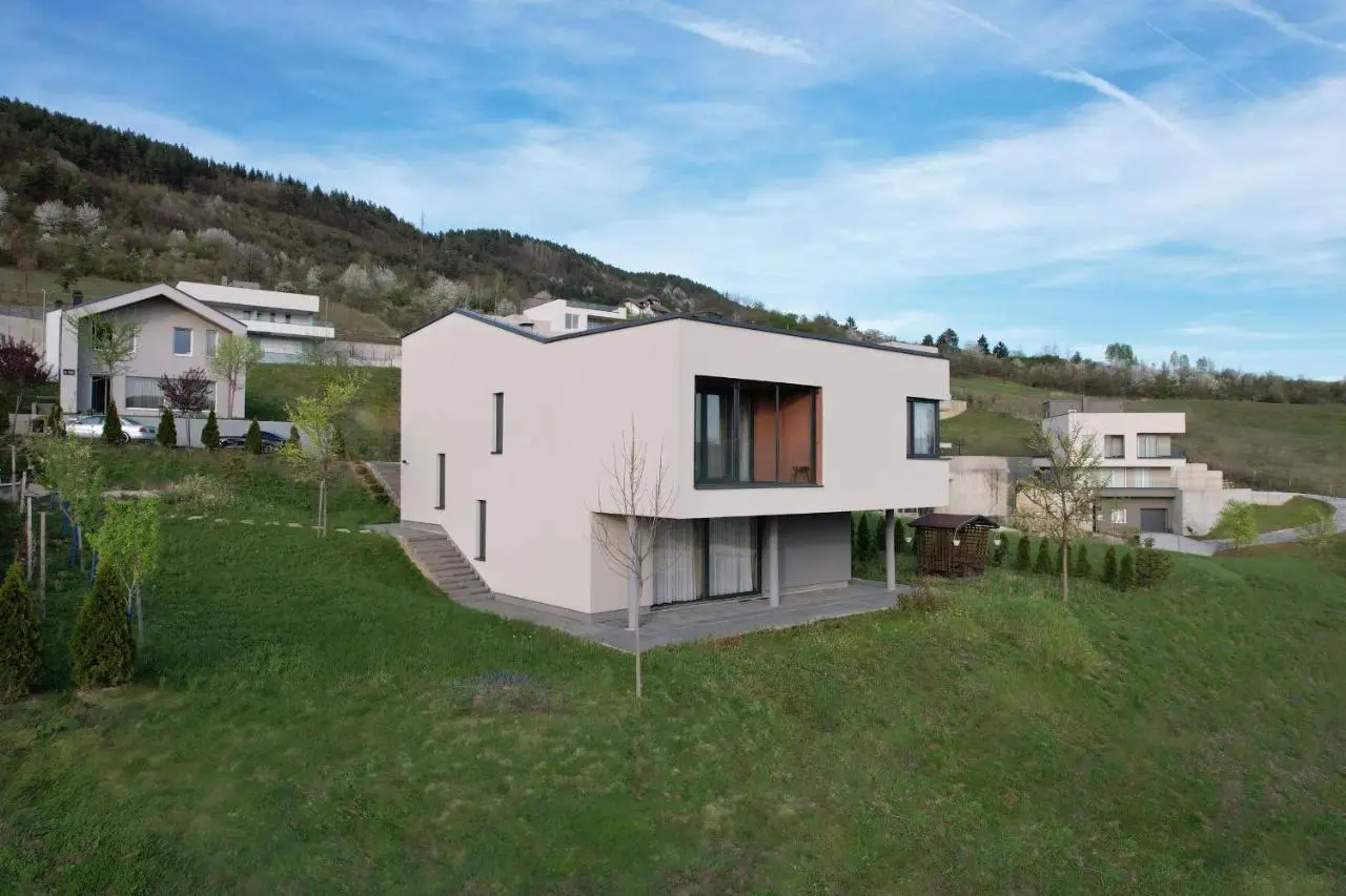 Poljine Hills