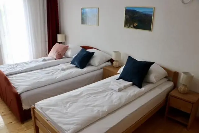 Green River Rooms