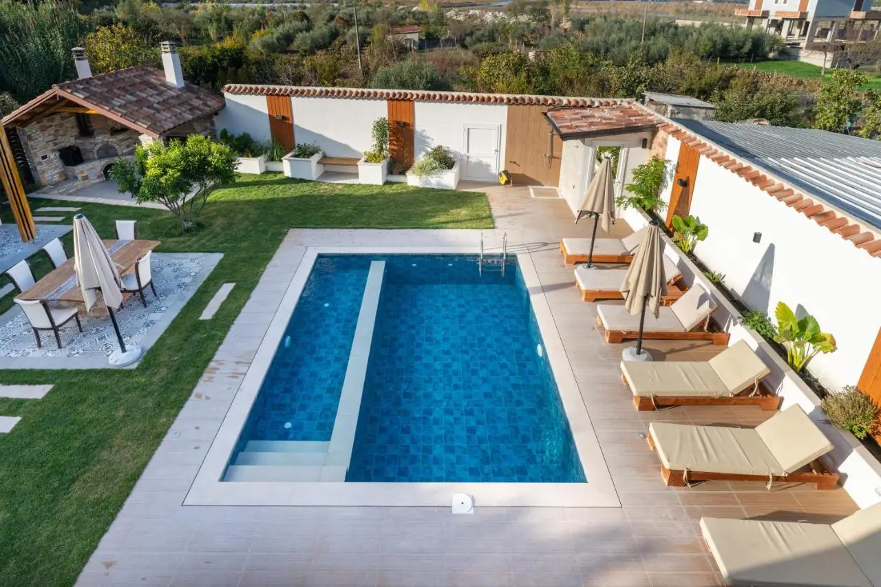 Villa Lejzo - Swimming Pool