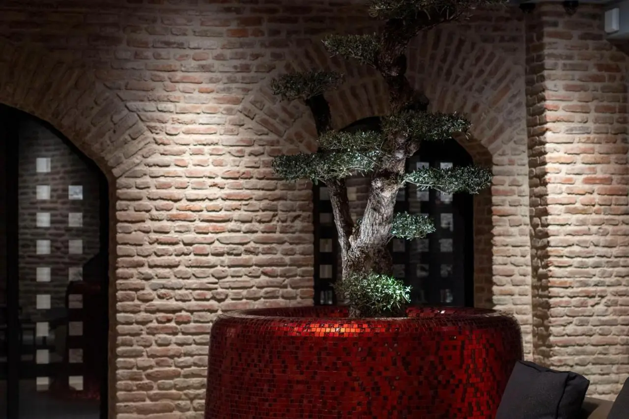 Qarvasla Hotel