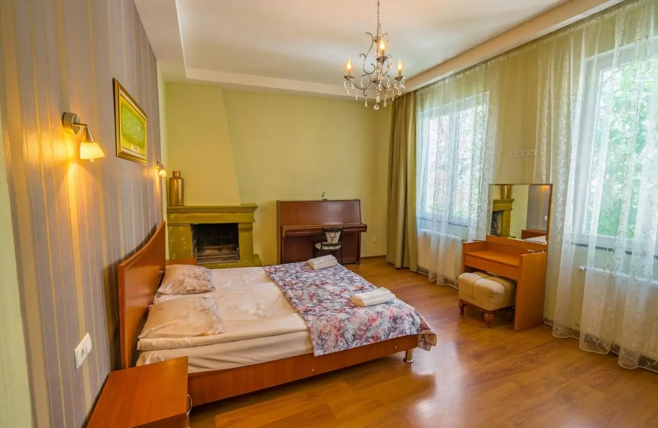 Silver Hotel