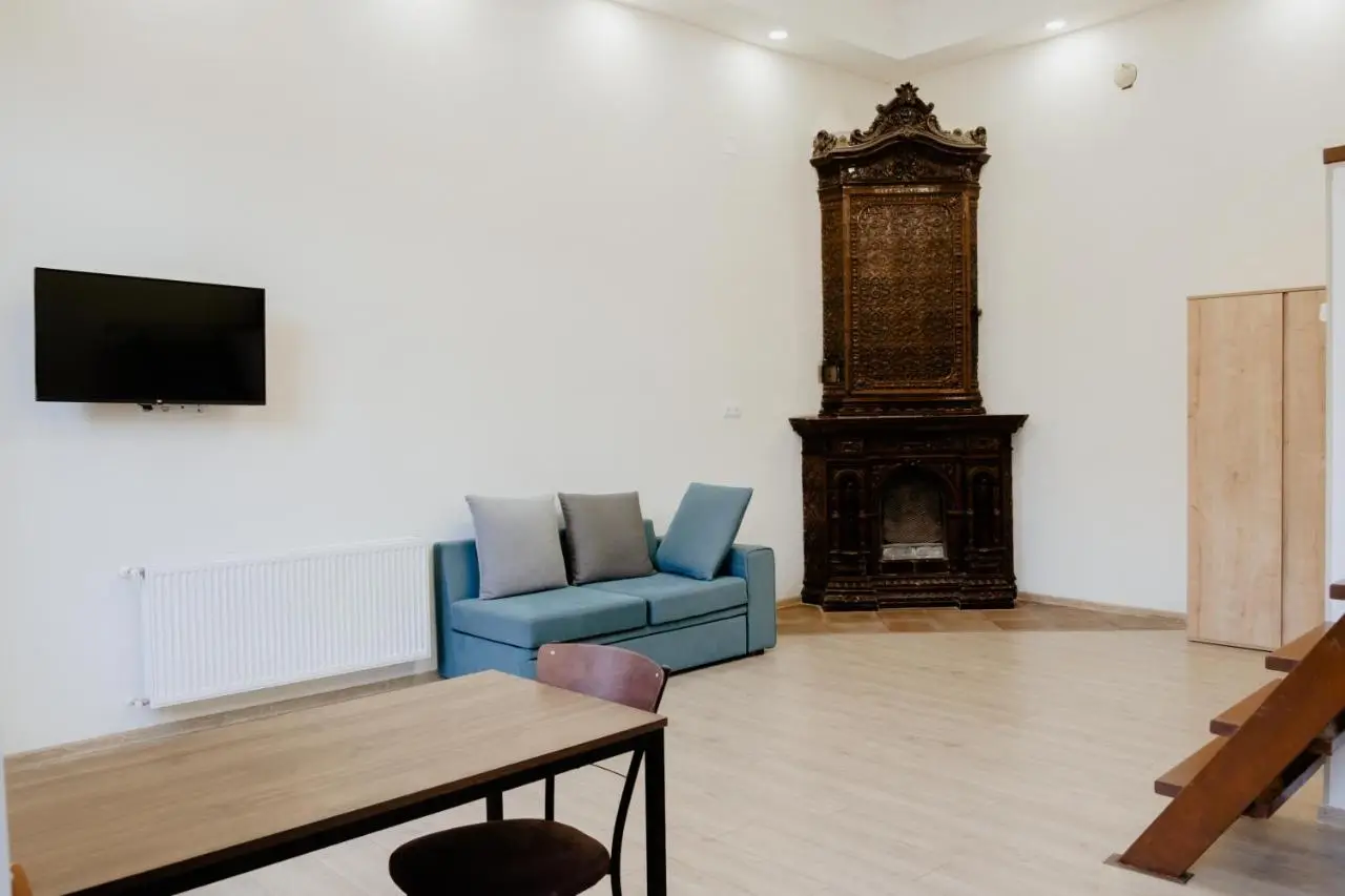 2 Signature Apartments on Agmashenebeli