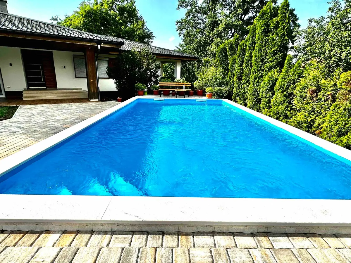 Villa Wood & Green Pool & Spa Residence
