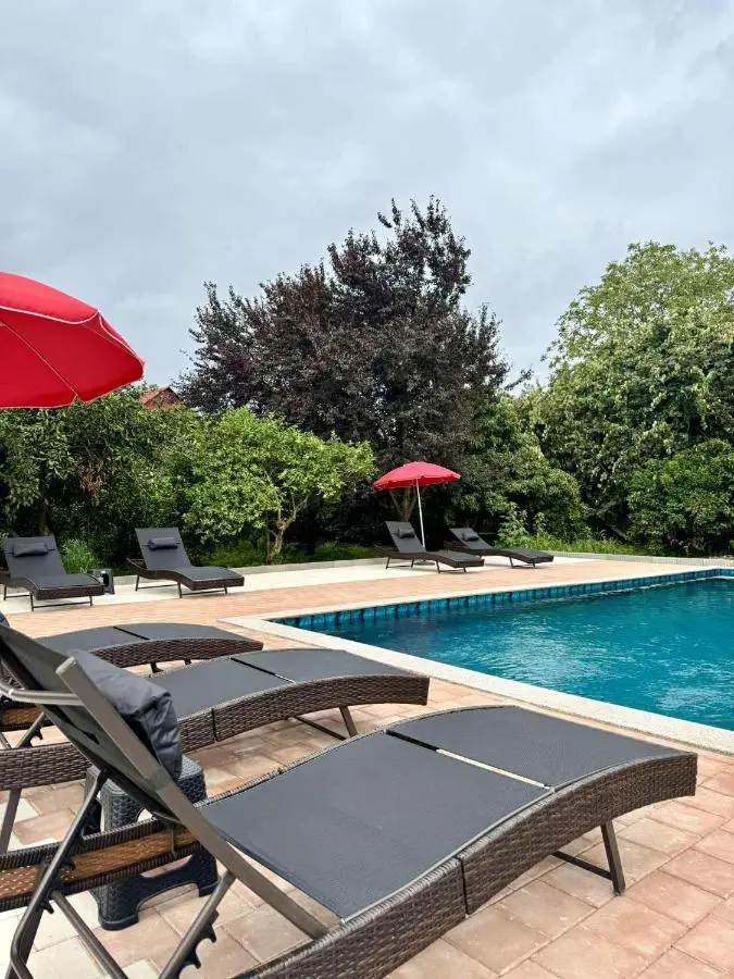 Senima's paradise - Pool & Cottages