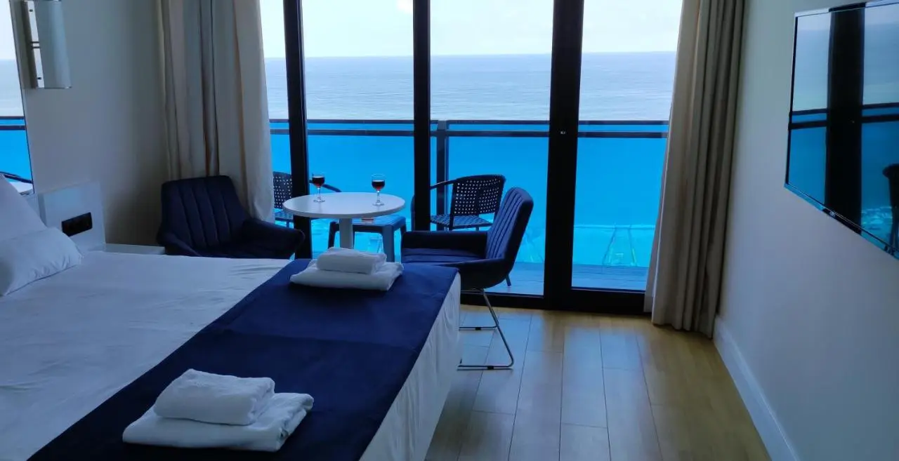 Only Front Sea View, No Side View, Wonderful Panorama, High Floor, Location Guarantee