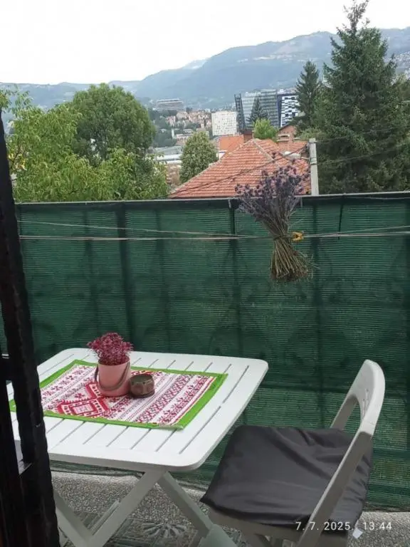 Hiža Guesthouse