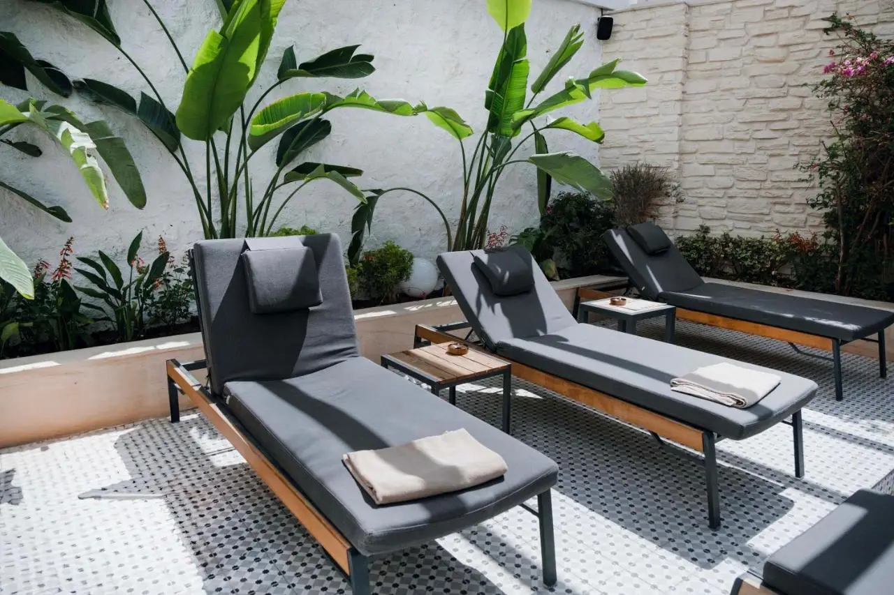 Elegance East Hotel