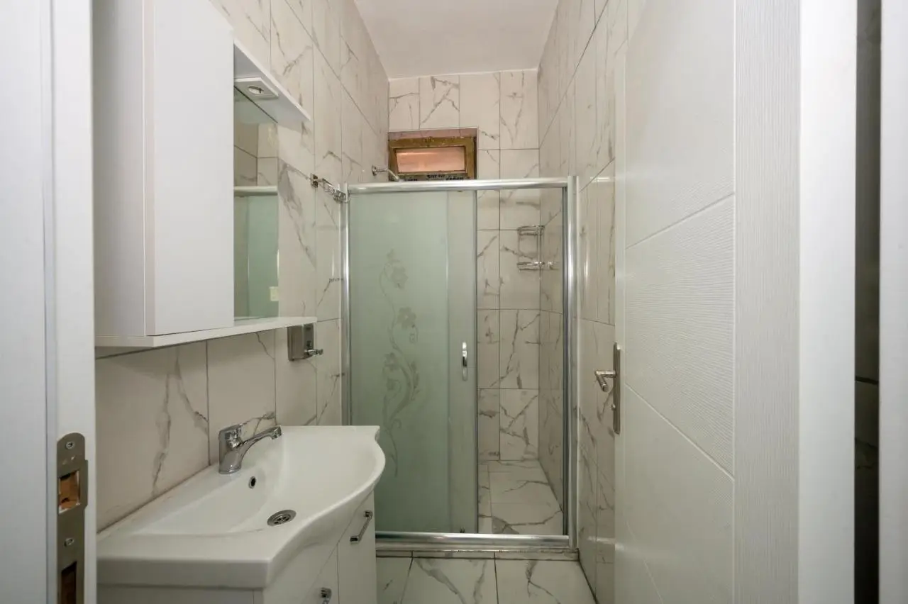 XALİLA HOSTEL & CAFE, MEN's ROOM, BEST IN ISTANBUL ,