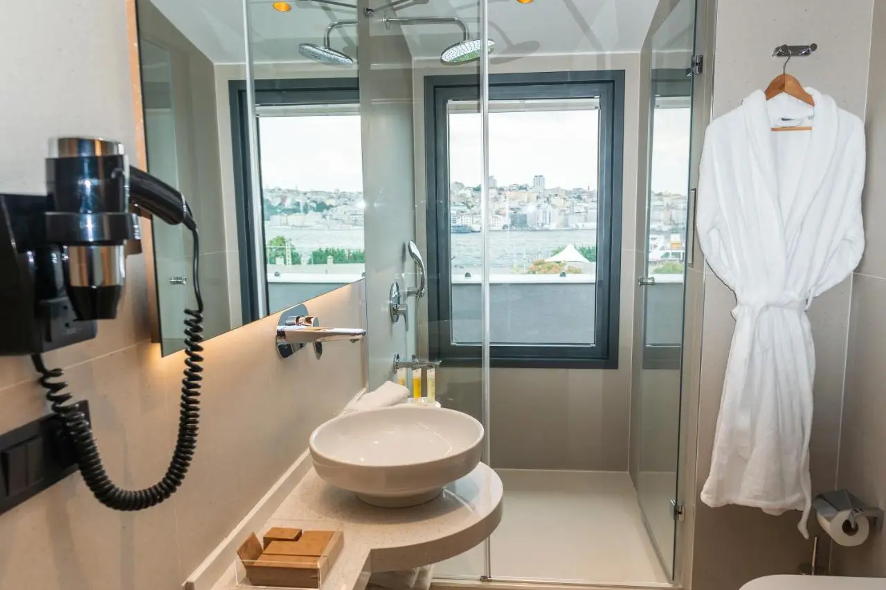 MEG HOTEL