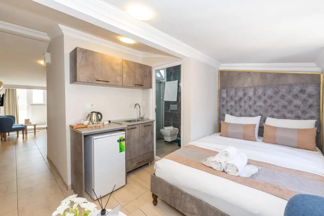 BiRAND SUiT HOTEL