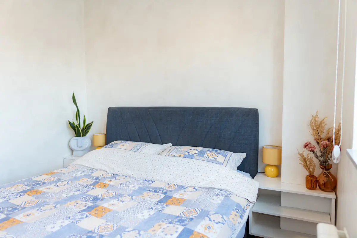 Top Floor Modern Penthouse | Free Parking